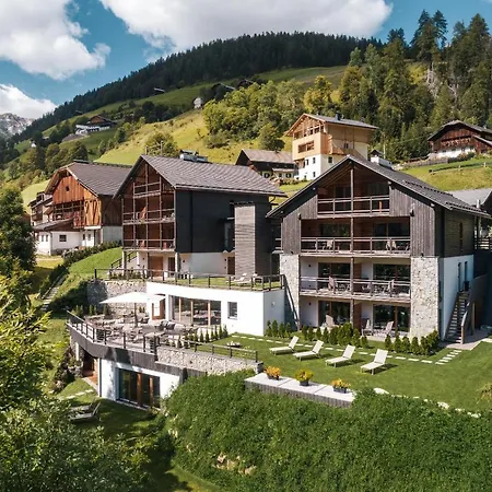 Les Dolomites Mountain Lodges-2